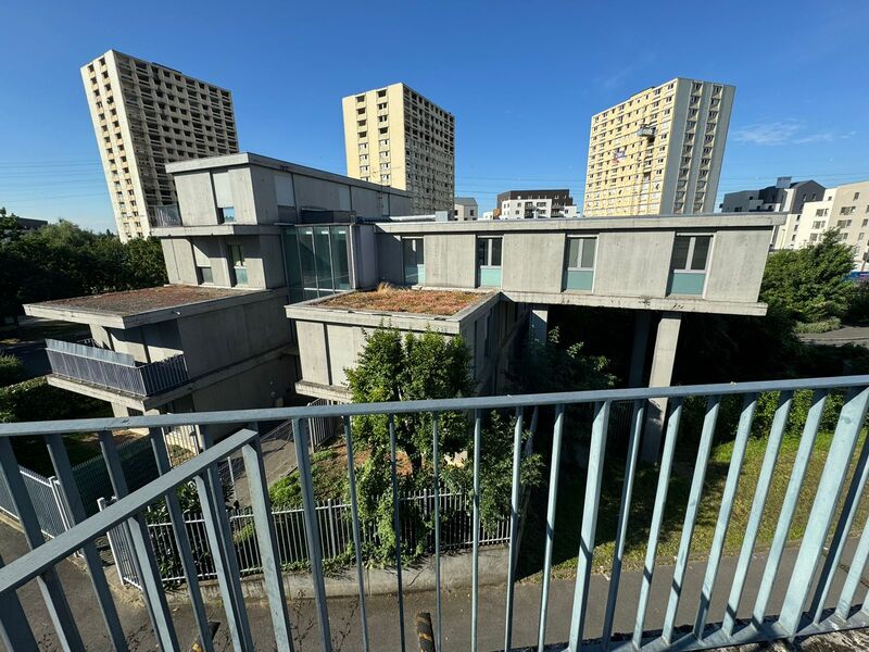 Vue sur le tours Alouettes depuis le lycée Maximilien Perret, avant leur démolition