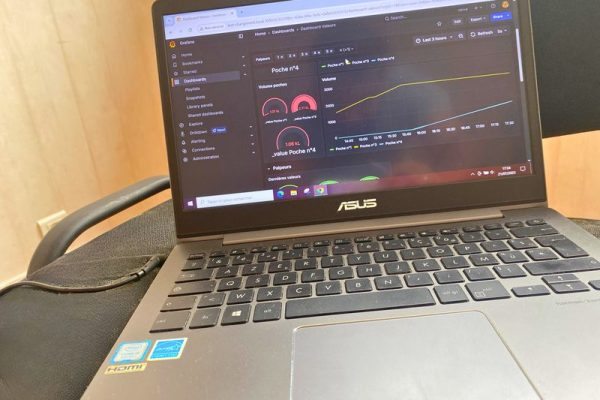 Suivi en temps réel des déformations de planchers via plateforme de monitoring et capteurs connectés.